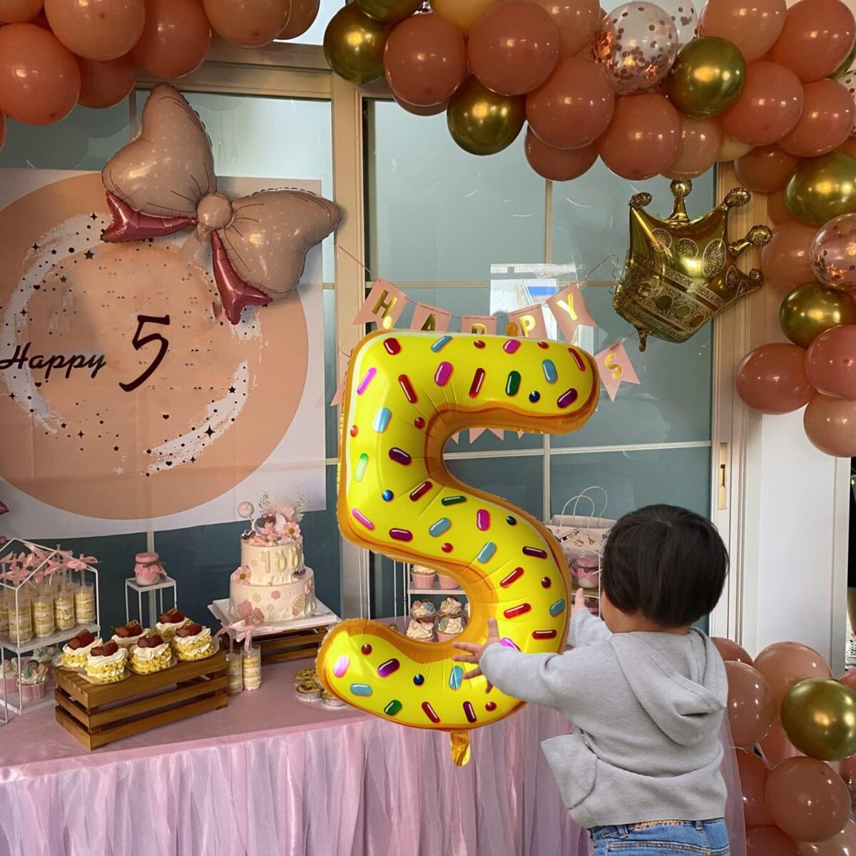 Balon din Folie Metalizata Embo, Figurina Cifra, Imprimeu Gogosi, Tema Aniversare 100 cm, Ambalaj Individual, Pai inclus, Umflare cu Aer sau Heliu, Multicolor, Cifra 5 - imagine 6