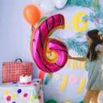 Balon din Folie Metalizata Embo, Figurina Cifra, Imprimeu Gogosi, Tema Aniversare 100 cm, Ambalaj Individual, Pai inclus, Umflare cu Aer sau Heliu, Multicolor, Cifra 6 - imagine 9