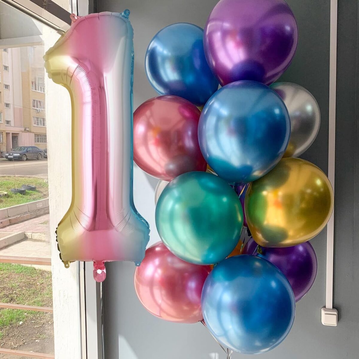 Balon din Folie Metalizata Embo, Figurina Cifra Gradient, Tema Aniversare 40 cm, Ambalaj Individual, Pai inclus, Umflare cu Aer sau Heliu, Multicolor, Cifra 1 - imagine 5