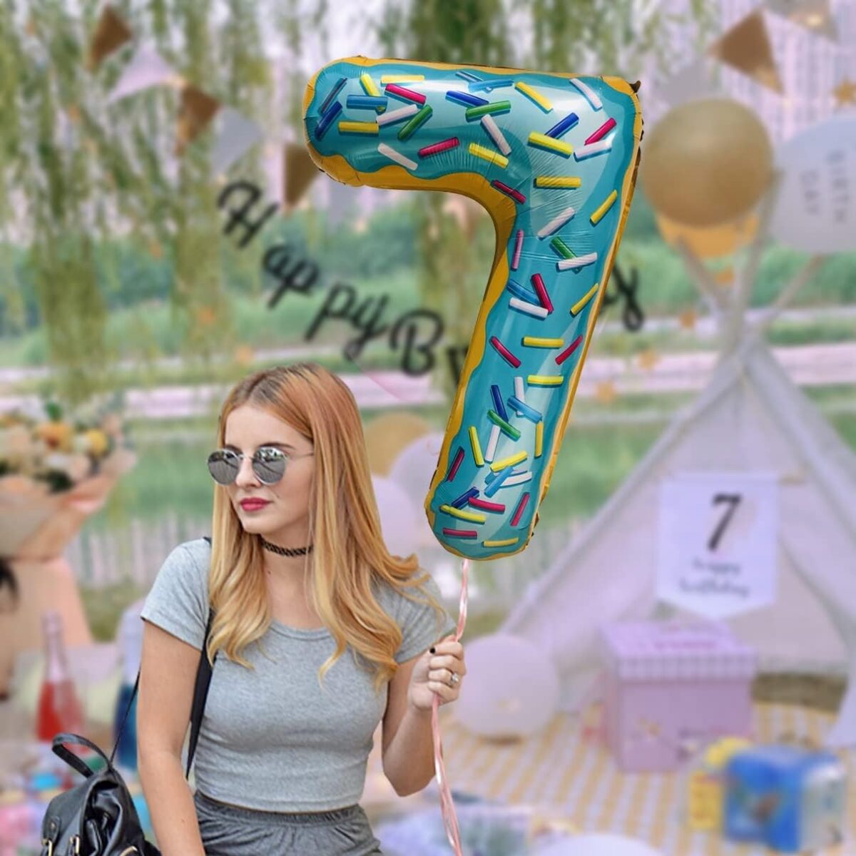 Balon din Folie Metalizata Embo, Figurina Cifra, Imprimeu Gogosi, Tema Aniversare 100 cm, Ambalaj Individual, Pai inclus, Umflare cu Aer sau Heliu, Multicolor, Cifra 7 - imagine 9