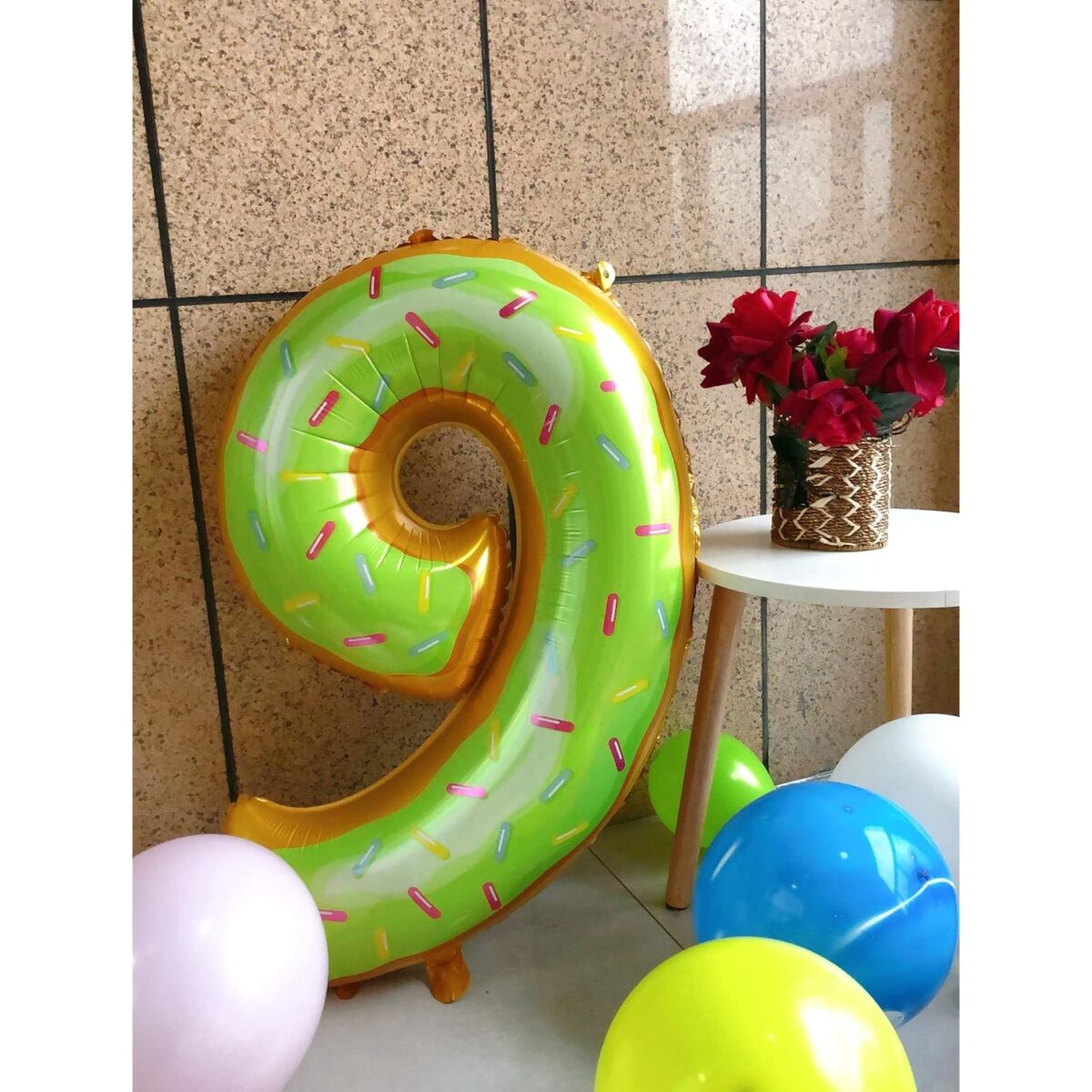 Balon din Folie Metalizata Embo, Figurina Cifra, Imprimeu Gogosi, Tema Aniversare 100 cm, Ambalaj Individual, Pai inclus, Umflare cu Aer sau Heliu, Multicolor, Cifra 9 - imagine 6