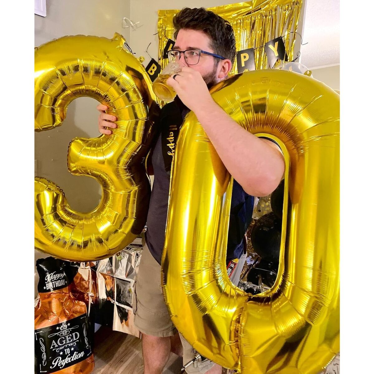 Balon din Folie Metalizata Embo, Figurina Cifra, Tema Aniversare 100 cm, Ambalaj Individual, Pai inclus, Umflare cu Aer sau Heliu, Auriu, Cifra 3 - imagine 7