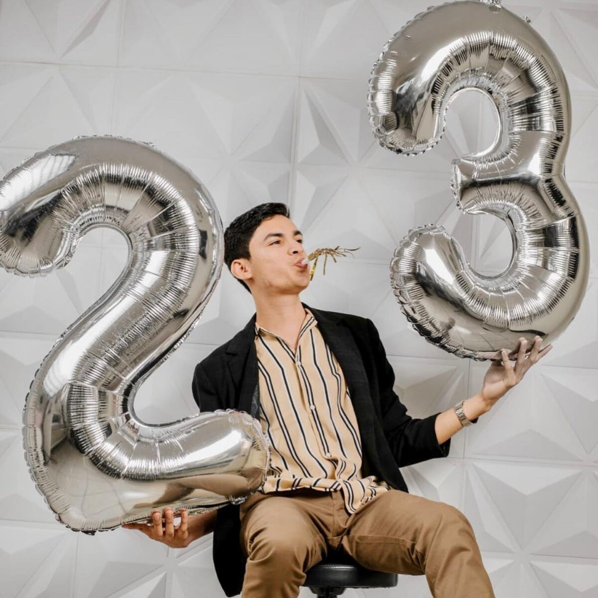 Balon din Folie Metalizata, Embo, Figurina Cifra, Tema Aniversare 100 cm, Ambalaj Individual, Pai inclus, Umflare cu Aer sau Heliu, Argintiu, Cifra 2 - imagine 5