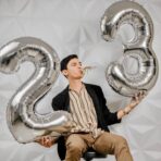 Balon din Folie Metalizata, Embo, Figurina Cifra, Tema Aniversare 100 cm, Ambalaj Individual, Pai inclus, Umflare cu Aer sau Heliu, Argintiu, Cifra 2 - imagine 5