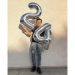 Balon din Folie Metalizata, Embo, Figurina Cifra, Tema Aniversare 40 cm, Ambalaj Individual, Pai inclus, Umflare cu Aer sau Heliu, Argintiu, Cifra 4 - imagine 4