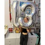 Balon din Folie Metalizata, Embo, Figurina Cifra, Tema Aniversare 80 cm, Ambalaj Individual, Pai inclus, Umflare cu Aer sau Heliu, Argintiu, Cifra 1 - imagine 5