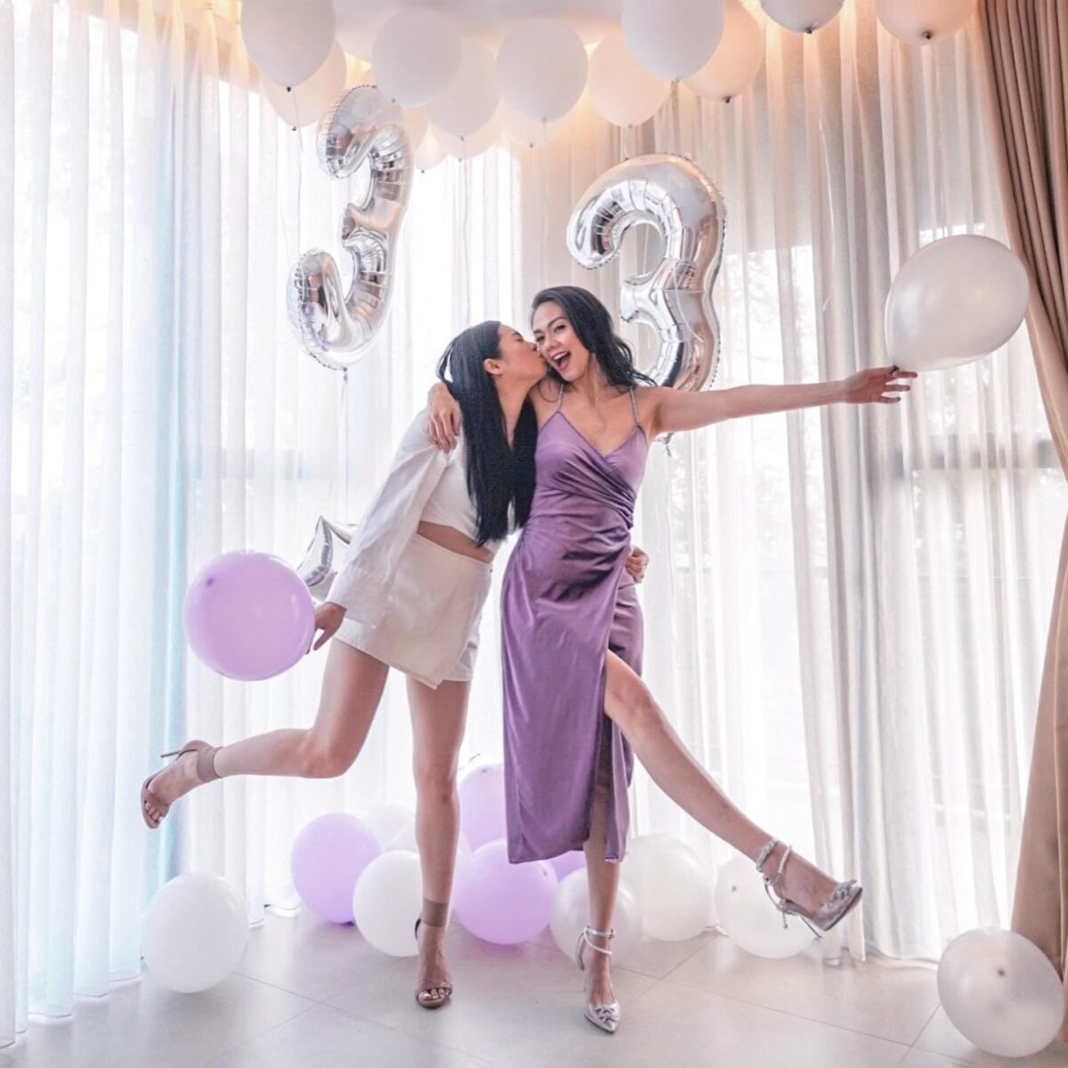 Balon din Folie Metalizata, Embo, Figurina Cifra, Tema Aniversare 80 cm, Ambalaj Individual, Pai inclus, Umflare cu Aer sau Heliu, Argintiu, Cifra 3 - imagine 9