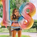 Balon din Folie Metalizata Gradient Embo, Figurina Cifra, Tema Aniversare 100 cm, Ambalaj Individual, Pai inclus, Umflare cu Aer sau Heliu, Multicolor, Cifra 8 - imagine 5