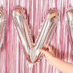 Balon Folie Metalizata Litera V, Embo, 80 cm, Umflati cu Heliu sau Aer, Ambalaj Individual, Pai inclus, Argintiu - imagine 3