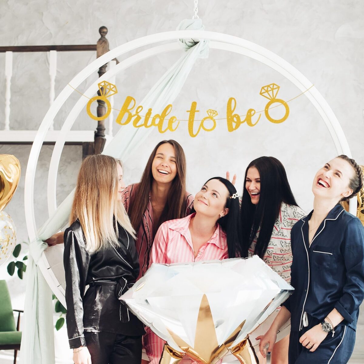 Banner Bride To Be, Embo, Dimensiune 30x20 cm, Rola de Ata Inclusa, Tematica Nunta, Decoratiune Party, Auriu - imagine 3
