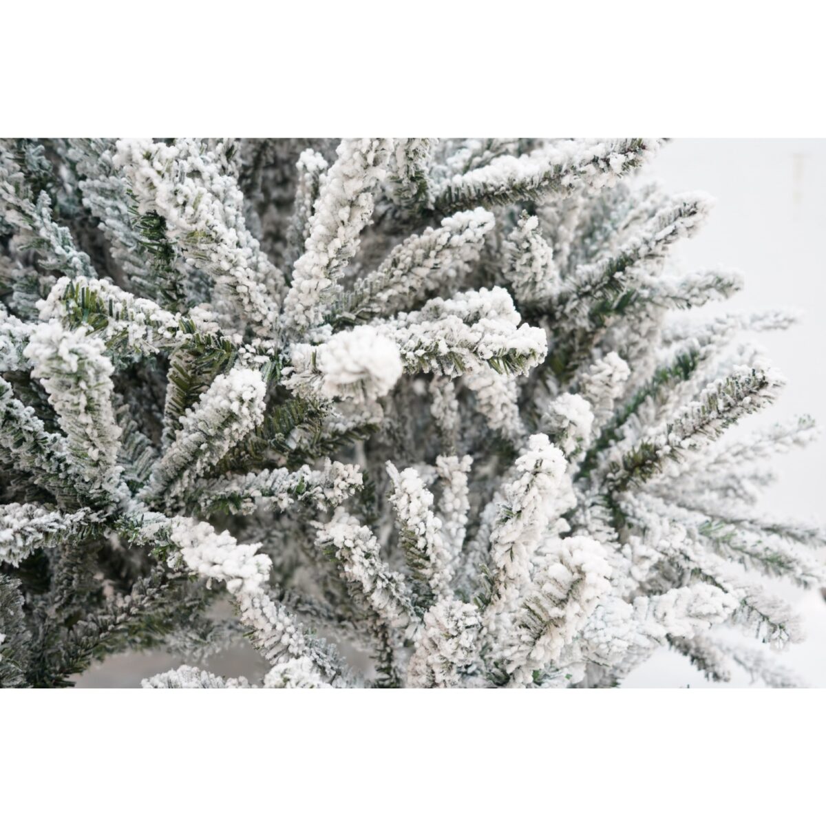 Brad Artificial de Craciun, Embo, 1.8 m inaltime, Verde, Pulverizat alb-tip zapada, Diametru inferior 110 cm, Interior/ Exterior - imagine 9