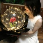 Buchet Decorativ, Embo, Trandafir in Balon cu Lumini Led, Diametru 35 cm, 2 x Baterii AA (neincluse), Rosu/Negru - imagine 6