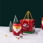 Cana Ceramica tematica Mos Craciun Embo, 430 ml, capac tip oglinda, ambalaj cadou inclus, fete random, 8 x 11.5, rosu - imagine 3