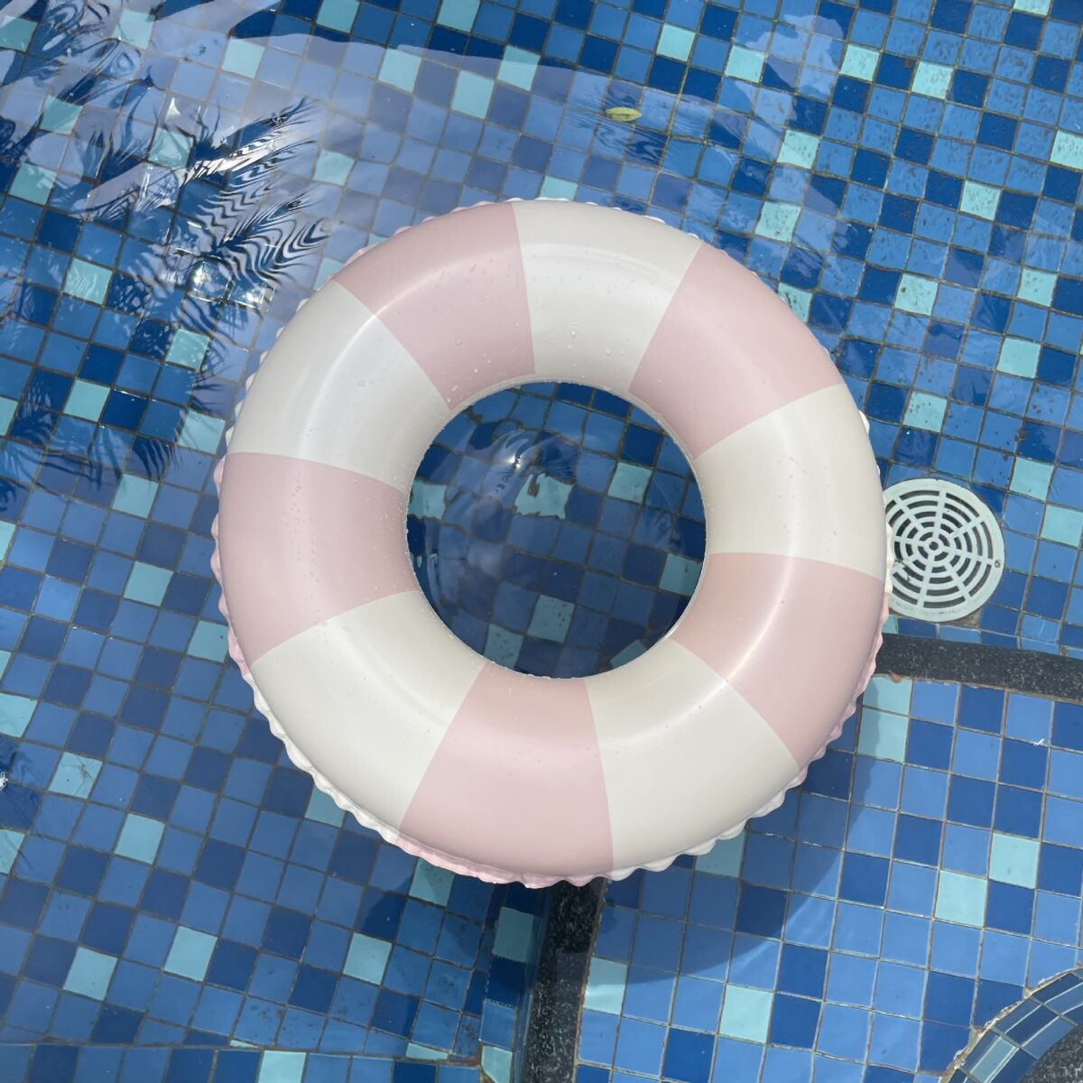 Colac de inot gonflabil pentru copii, In dungi Roz- Galben, Embo, diametru 66 cm - imagine 3