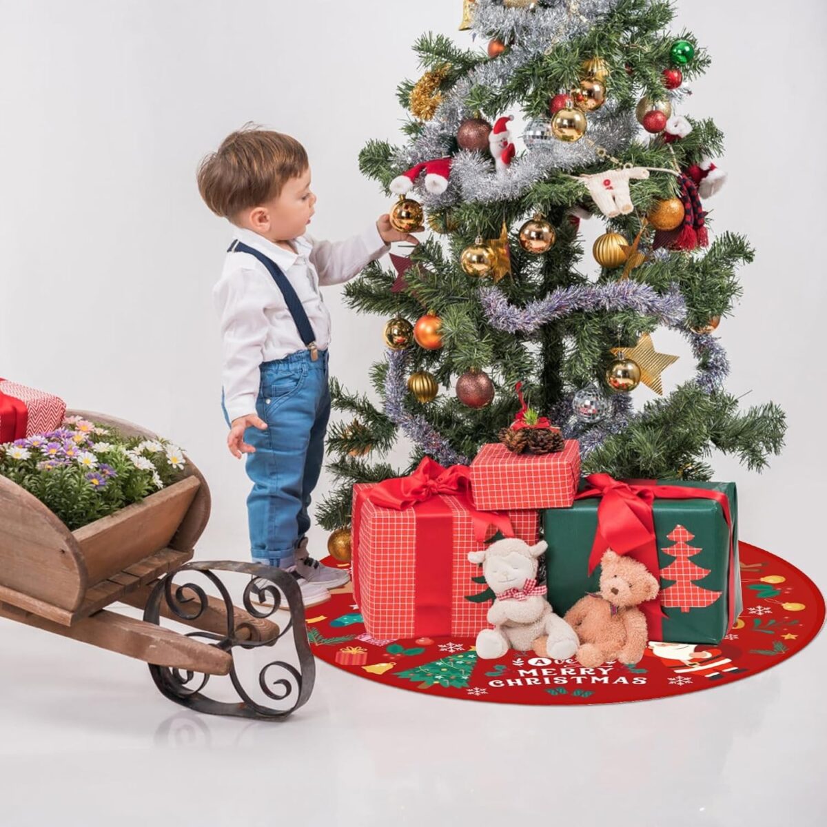 Covoras pentru Bradul de Craciun, Embo, din Tesatura Pufoasa, cu Fundite de Prindere, Model Mos Craciun, Rosu, Diametru 90 cm - imagine 8