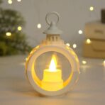 Decoratiune Craciun tip Felinare cu baterii, 13.5 x 9 cm,Lumanare cu lumina alb cald fara geam,baterii incluse,Alb - imagine 3