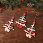 Decoratiune de Craciun din Lemn, Embo, cu Snur pentru Agatare in Brad, Model Brad de Craciun si Ren, Scris We Wish You A Merry Christmas, 17x12.8x0.4 cm, Multicolor - imagine 5