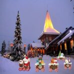 Decoratiune de Craciun, Embo, pentru Gradina, Tip Trenulet, 5 Figurine + Bete de Infipt in Pamant, din Plastic, Impermeabil, Model Mos Craciun cu Prietenii, Multicolor - imagine 4