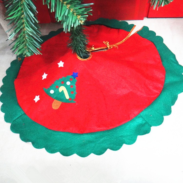 fusta-brad-craciun-60-cm-647704e96fc2e.jpg Covoras pentru bradul de Craciun Embo, lana, rosu/verde, 60 cm - imagine 4