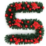 Ghirlanda decorativa Craciun cu Globuri si funde rosii, Embo, 2,70 m, Verde