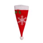 Husa decorativa festiva pentru 3 tacamuri Embo, model caciulita cu fulg, material textil si poliester, 18 x 7 cm, rosu