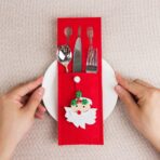 Husa decorativa pentru set tacamuri Embo, model Mos Craciun, material poliester, 25 x 8.5 cm, rosu - imagine 4