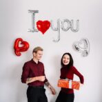 Balon din Folie Metalizata, Figurine Litere si Inima, Model I Love You, Tema Ziua Indragostitilor, 54x97 cm, Ambalaj Individual, Pai Inclus, Umflare cu Aer sau Heliu, Argintiu/Rosu - imagine 4