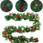 Ghirlanda de Craciun, Embo, din Brad Artificial cu Decoratiuni, cu Baterii, 50 LED-uri, 270 cm, Verde