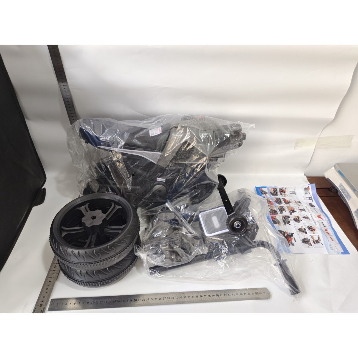 Motocicleta Electrica cu 2 Roti Mari si 2 Roti Ajutatoare, Embo, Acumulator Incarcare, Anti-Rasturnare, Lumini, Muzica, Motor:380, Baterie 6V4.5, 41.5x70x34 cm, 4.5 Kg, 3 Ani+, Gri Negru - imagine 3
