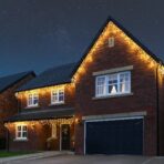 Instalatie Craciun, 25 m, Led-uri ,Franjuri, Alb cald, Flash, Alimentator, Interconectabila, Fir Alb Cauciucat, 220v, Embo