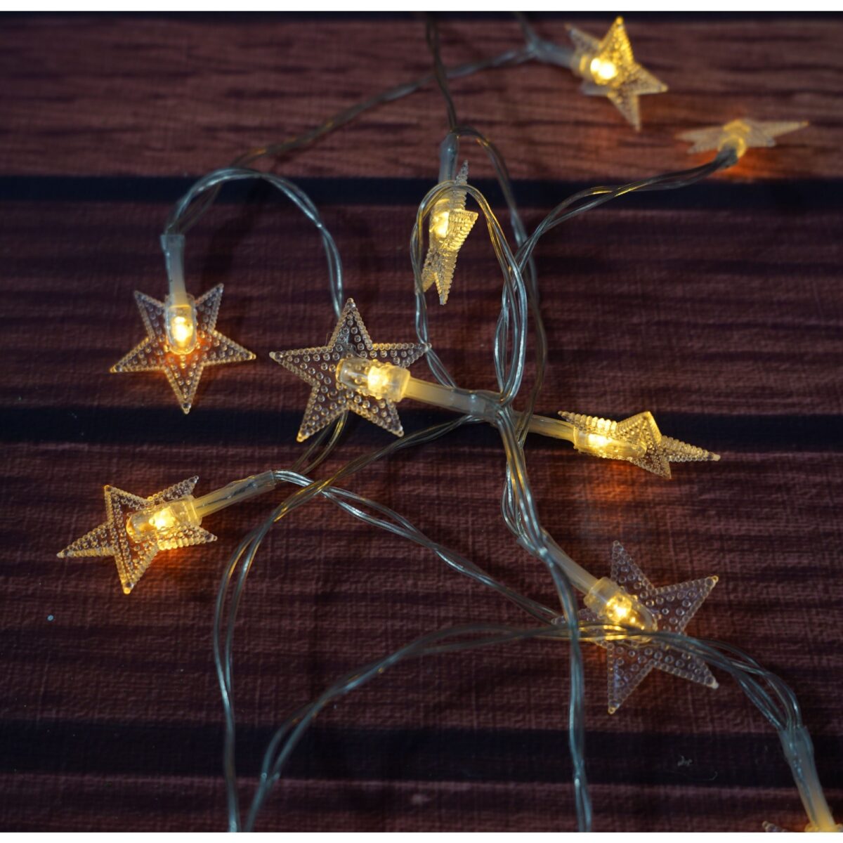 Instalatie Craciun, 3 M,20 de LED-uri, alb-cald, model cu stelute, liniara, cu baterie, interior/exterior, Embo - imagine 4