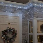 Instalatie Craciun, 35 m, 275 Led-uri ,Franjuri, Alb rece, 8 jocuri de lumini, Transformator cu telecomanda, Interconectabila, Prelungitor 3 m inclus, Fir Alb, Embo - imagine 5