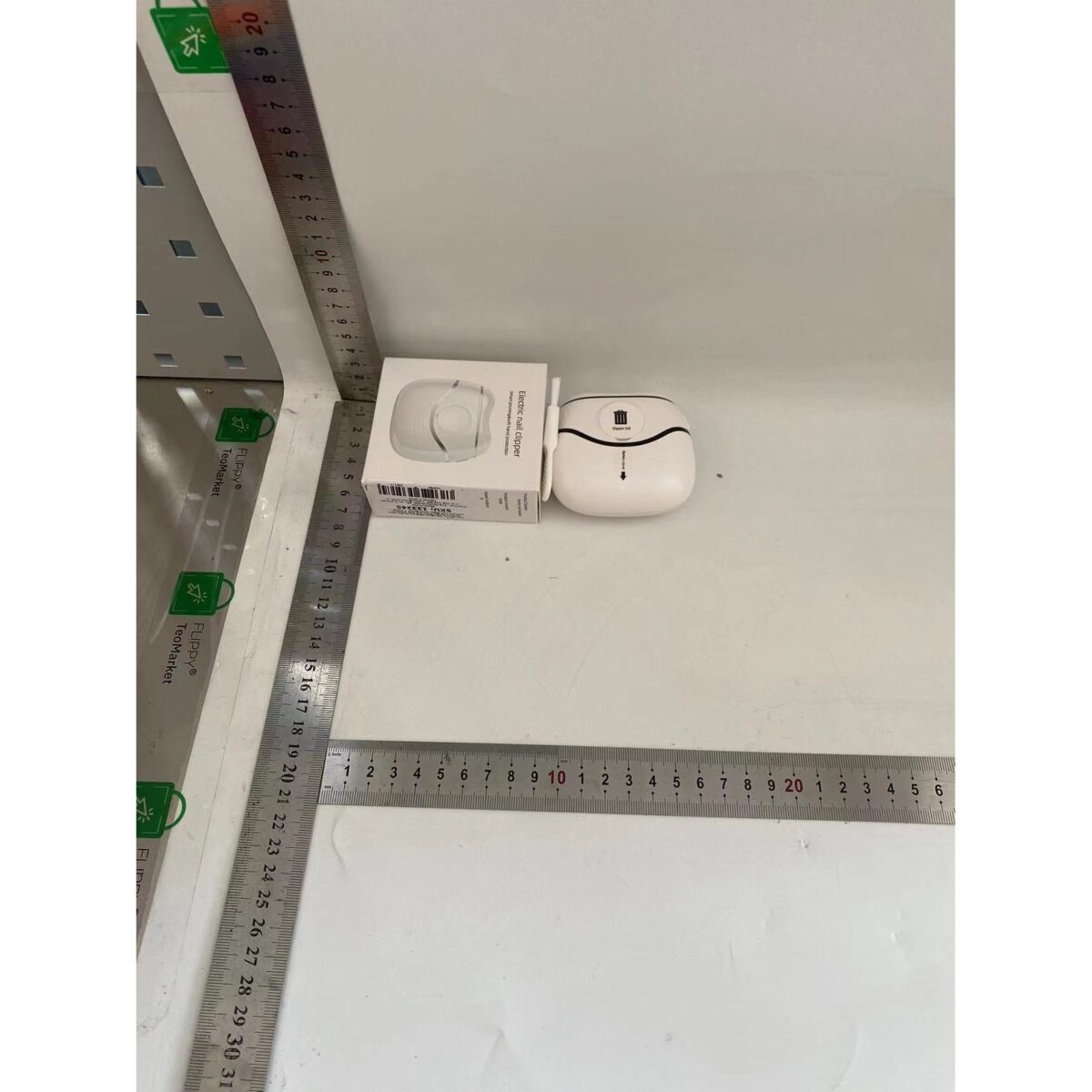 Unghiera Electrica, Embo, Aparat de Tuns Unghiile pentru Copii si Adulti, Portabila cu 2 Baterii AA, Zgomot redus 50 db, 7.4 x 7.3 x 3 cm, Alb Negru - imagine 2