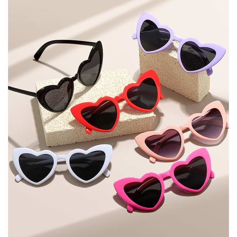 ochelari-in-forma-de-inima-flippy-pentru-petrecerea-burlacitelor-protectie-soare-alb-670e71dacf771.jpg Ochelari in Forma de Inima, Embo, pentru Petrecerea Burlacitelor, Tematica Nunta, Protectie Soare, 14.7x4.9x14.2 cm, Alb - imagine 4
