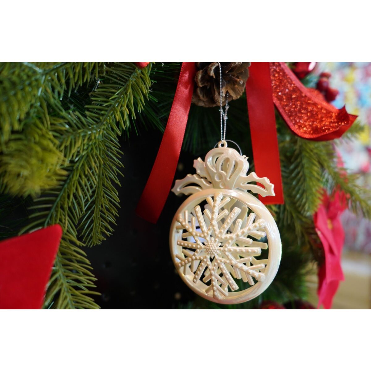 Ornament brad de Craciun, Perlat, Rotund, 8 cm x 11 cm, Plastic, Embo - imagine 4