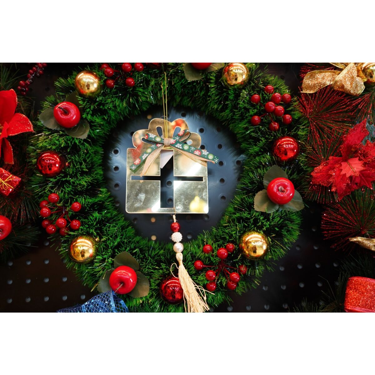 Ornament brad, Embo, Cadou, Auriu, Lucios, 16*28CM, Acril, Interior/ Exterior - imagine 2