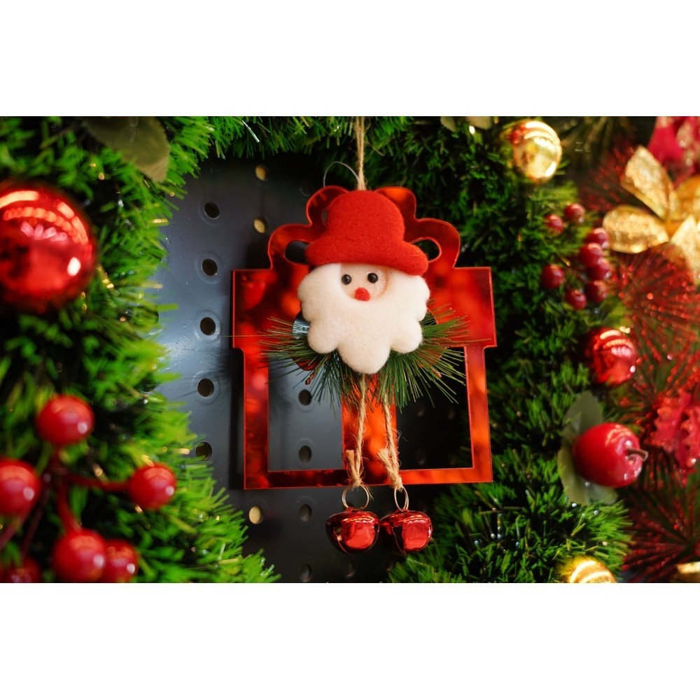 ornament-brad-flippy-cadou-cu-clopotei-rosu-lucios-15-20cm-acril-interior-exterior-61f12352e7d14 Ornament brad, Embo, Cadou cu clopotei, Rosu, Lucios, 15*20CM, Acril, Interior/ Exterior - imagine 3