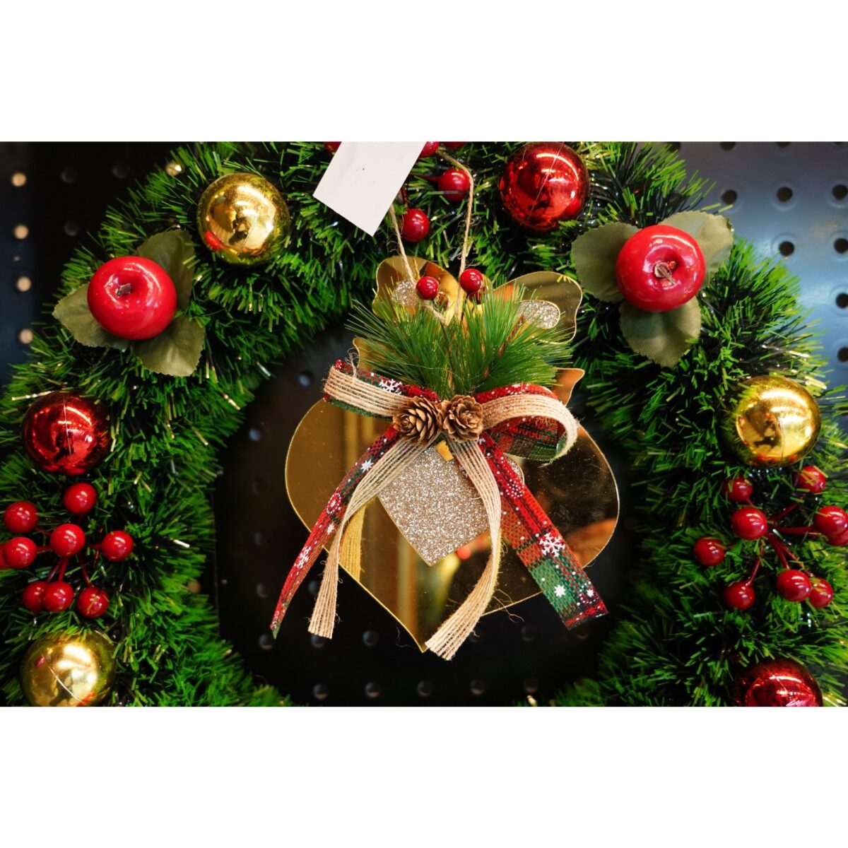 ornament-brad-flippy-inima-auriu-lucios-15-16cm-acril-interior-exterior-61f11faf65cec Ornament brad, Embo, Inima, Auriu, Lucios, 15*16CM, Acril, Interior/ Exterior - imagine 2
