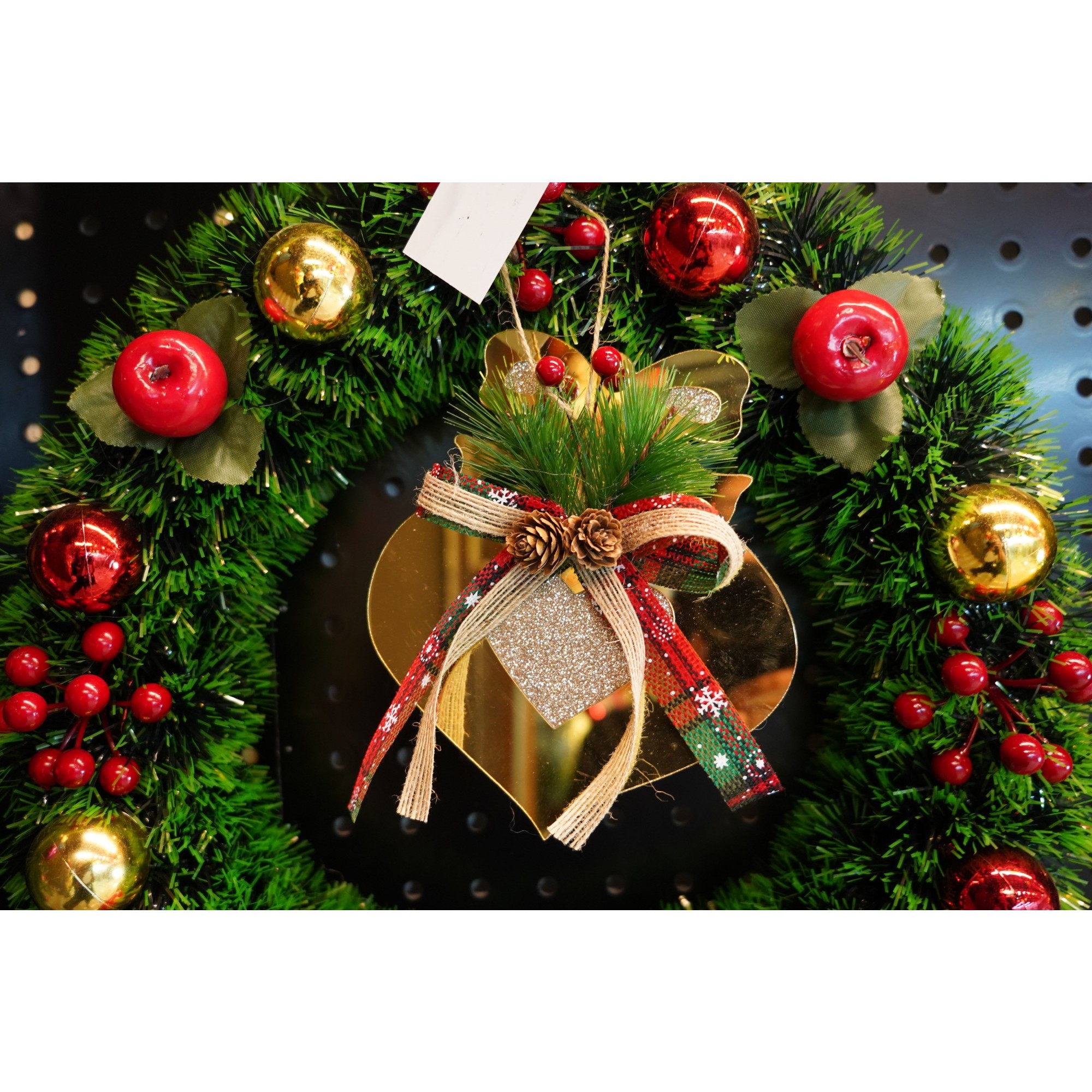 ornament-brad-flippy-inima-auriu-lucios-15-16cm-acril-interior-exterior-61f11faf65cec Ornament brad, Embo, Inima, Auriu, Lucios, 15*16CM, Acril, Interior/ Exterior - imagine 1