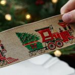 Panglica de Craciun pentru Decor Brad, Embo, Panglica Decorativa de Craciun pentru Funde, Imprimeu Trenulet, 200 x 6.3 m, Khaki - imagine 4