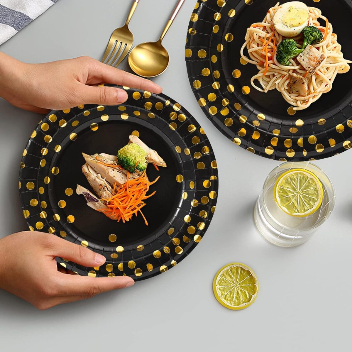 Set 10 Farfurii Unica Folosinta, Embo, Imprimeu cu Buline, din Carton, Diametru 23 cm, Negru/Auriu - imagine 5