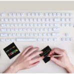 Set 100 de Planse Razuibile, Embo, din Hartie Curcubeu, 2 Creioane din Bambus + 2 Sabloane, +3 Ani, 8.5 x 8.5 cm, Multicolor - imagine 3