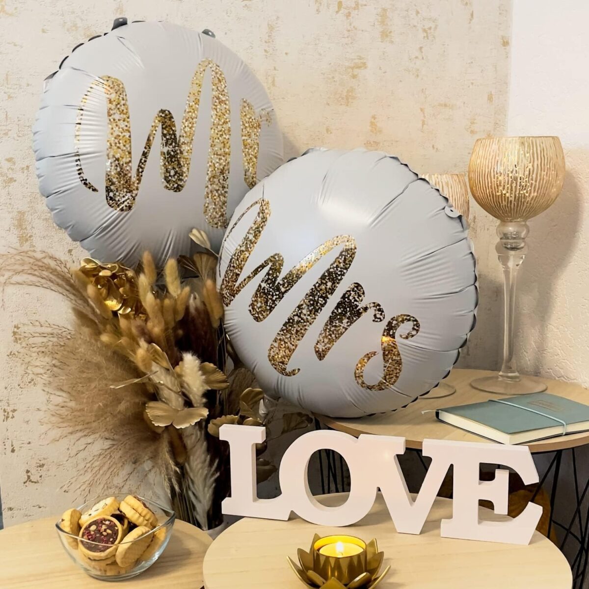 set-12-baloane-din-folie-metalizata-si-din-latex-flippy-model-mr-mrs-baloane-party-45-cm-30-cm-alb-t-66c6204043fbd.jpg Set 12 Baloane din Folie Metalizata si din Latex, Embo, Model Mr Mrs, Tema Nunta, Baloane Party cu Confetti, 45 cm, 30 cm, Pai inclus, Umflare cu Aer sau Heliu, Alb/Auriu - imagine 9