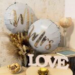 Set 12 Baloane din Folie Metalizata si din Latex, Embo, Model Mr Mrs, Tema Nunta, Baloane Party cu Confetti, 45 cm, 30 cm, Pai inclus, Umflare cu Aer sau Heliu, Alb/Auriu - imagine 9
