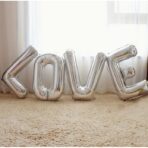 Set 4 Baloane din Folie Metalizata, Embo, Figurine Litere, Model Scris Love, Tema Iubire, 80 cm, Ambalaj Individual, Pai Inclus, Umflare cu Aer sau Heliu, Argintiu - imagine 7