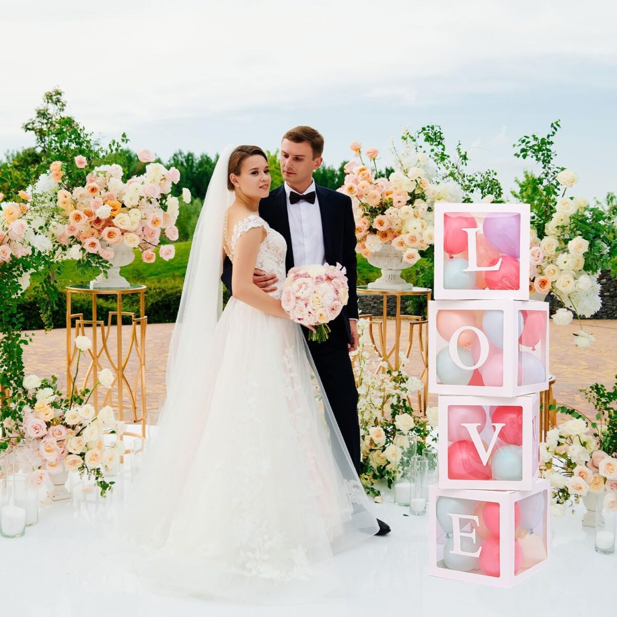 Set 4 Cutii pentru Baloane, Embo, Model Scris Love, Tematica Iubire, Cuburi Decorative din Plastic, Accesorii pentru Petrecere, 30 x30 cm, Transparente Contur Alb - imagine 2