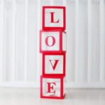 Set 4 Cutii pentru Baloane, Embo, Model Scris Love, Tematica Iubire, Cuburi Decorative din Plastic, Accesorii pentru Petrecere, 30x30 cm, Transparente Contur Rosu - imagine 2
