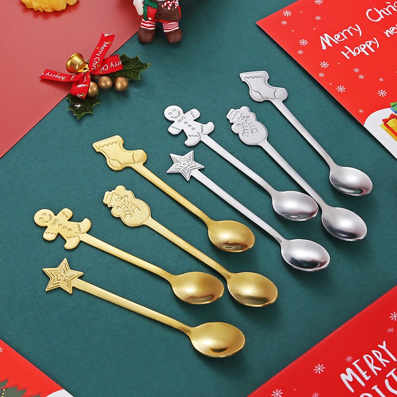 set-4-lingurite-flippy-tema-craciun-din-otel-inoxidabil-4-modele-festive-cutie-cadou-14-x-14-x-2-5-c-68829d322c0c9.jpg Set 4 Lingurite, Embo, Tema Craciun, din Otel Inoxidabil, 4 Modele Festive, Cutie Cadou, 14 x 14 x 2.5 cm, Auriu - imagine 5