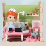 Set adapost pentru animalute Embo, casa de papusi cu mobilier si ustensile, activitati distractive