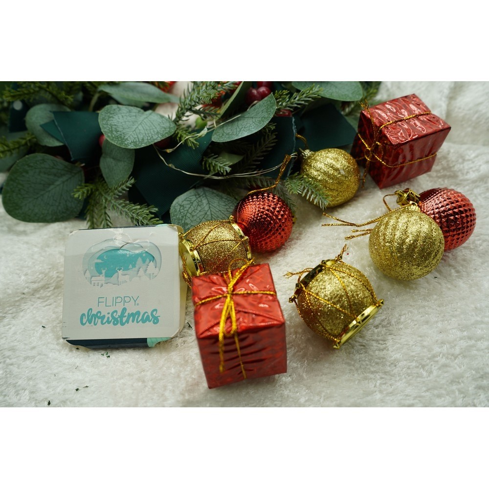set-de-12-ornamente-de-brad-flippy-de-tip-glob-rosu-auriu-din-polistiren-cu-finisaj-sclipitor-cutie-61f12d0b0a7b8.jpg Set de 12 ornamente de brad, Embo, de tip Glob, Rosu/ Auriu, din polistiren, cu finisaj sclipitor , cutie 4 cm adancime x 20 cm inaltime x 12 cm lungime) - imagine 7